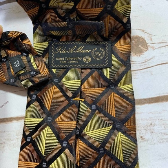 Vintage Tom James Silk Tie - Picture 2 of 3